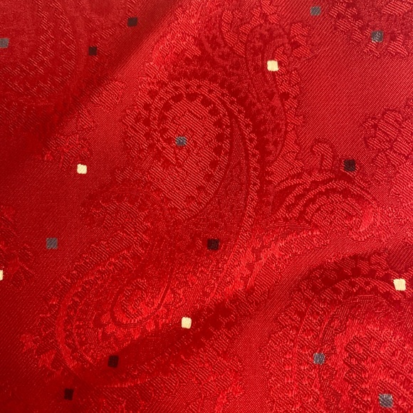 Men Polka Dots Jacquard Woven Hand Rolled Red Pocket Square - Picture 2 of 3